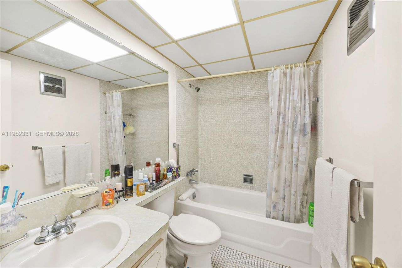 3071 NW 47th Ter, Unit 323, Lauderdale Lakes, FL 33313 Photo