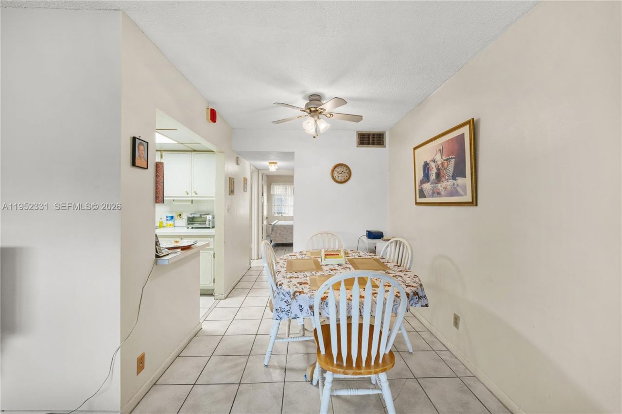 3071 NW 47th Ter, Unit 323, Lauderdale Lakes, FL 33313 Photo