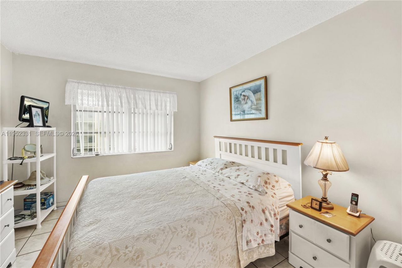 3071 NW 47th Ter, Unit 323, Lauderdale Lakes, FL 33313 Photo