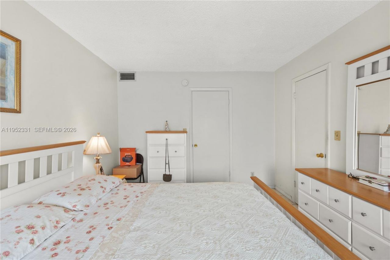 3071 NW 47th Ter, Unit 323, Lauderdale Lakes, FL 33313 Photo