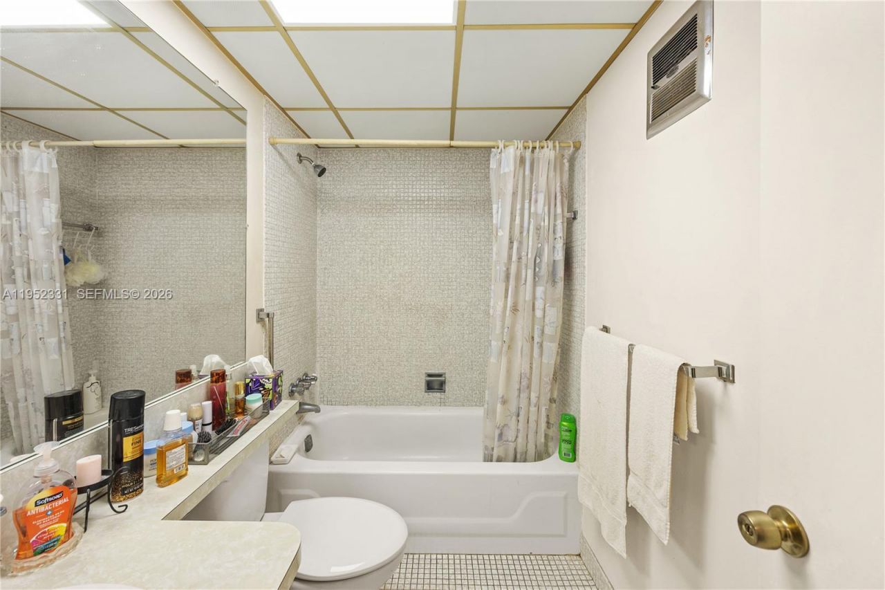 3071 NW 47th Ter, Unit 323, Lauderdale Lakes, FL 33313 Photo