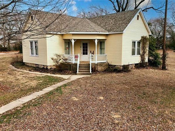 659 E Pine Street, Bourbon, MO 65441