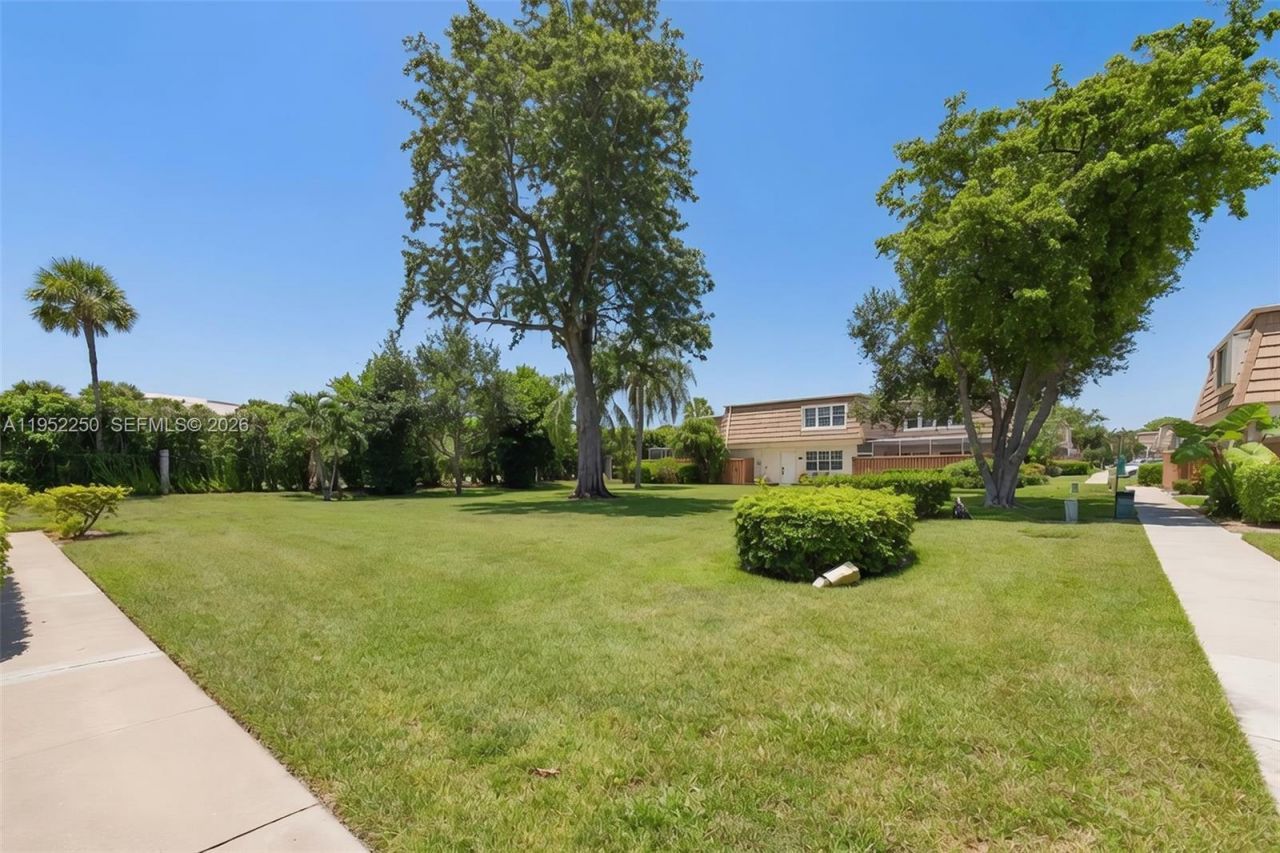 11625 Winchester Dr, Unit B, Palm Beach Gardens, FL 33410 Photo