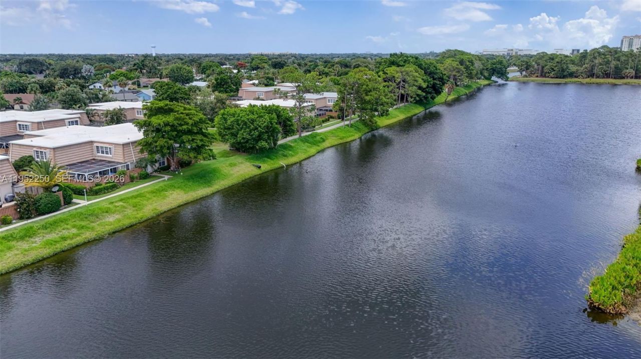 11625 Winchester Dr, Unit B, Palm Beach Gardens, FL 33410 Photo