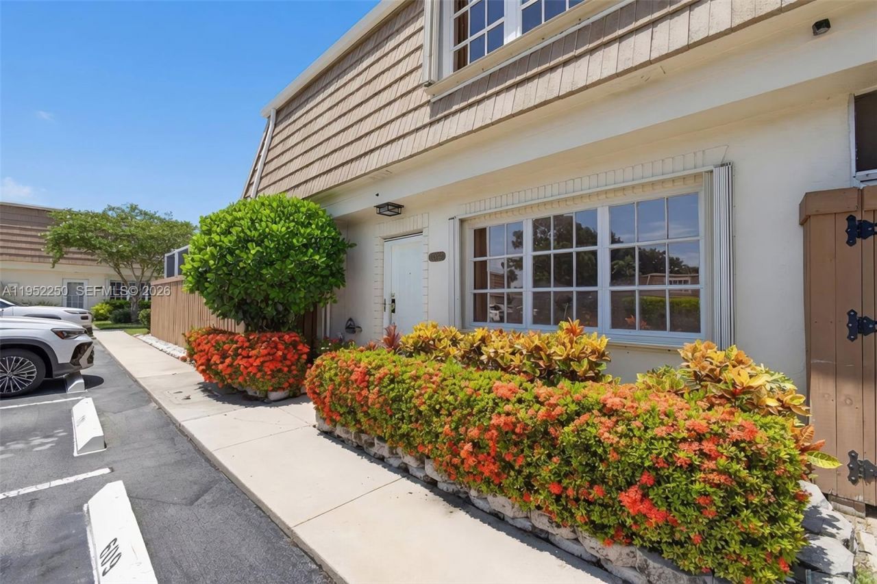 11625 Winchester Dr, Unit B, Palm Beach Gardens, FL 33410 Photo