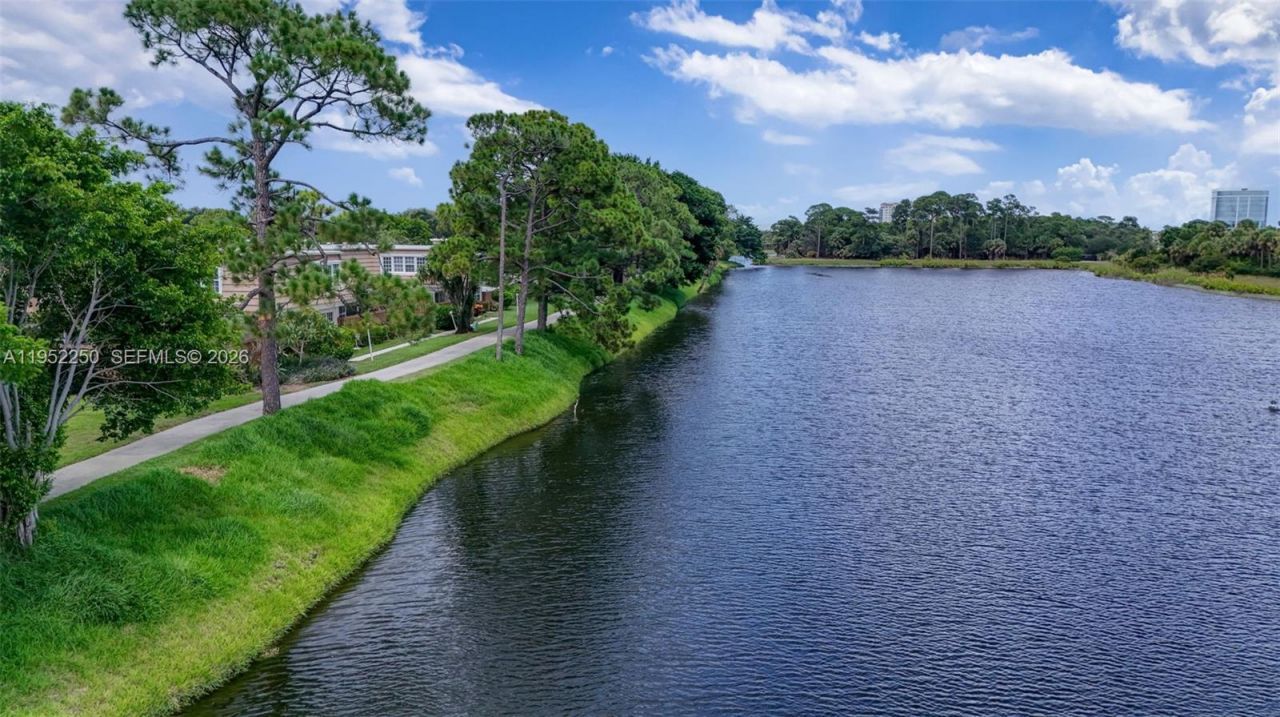 11625 Winchester Dr, Unit B, Palm Beach Gardens, FL 33410 Photo