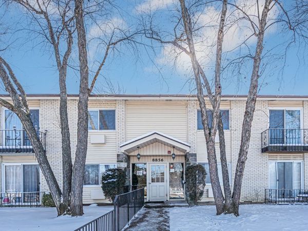 8856 N Northshore Drive, Unit 2C, Des Plaines, IL 60016