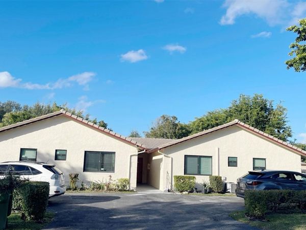 4104 NW 114th Avenue, Coral Springs, FL 33065