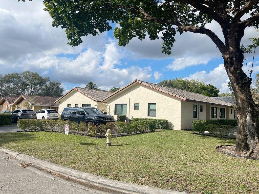 4104 NW 114th Avenue, Coral Springs, FL 33065 Photo