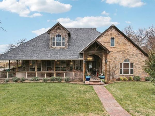 1301 Red Oak Lane, Blanchard, OK 73010