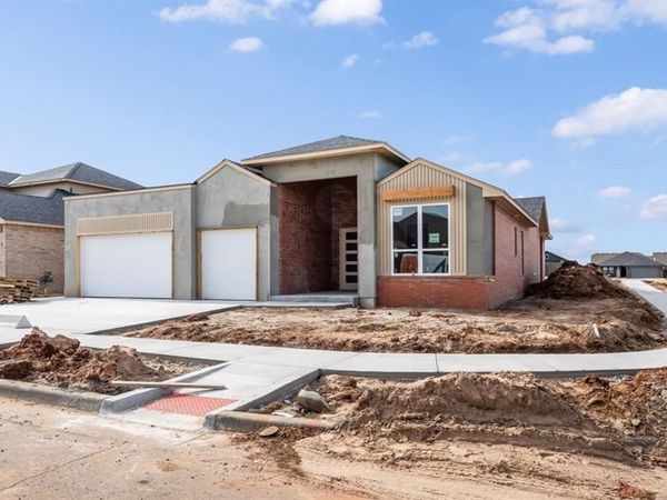 15445 Capri Lane, Edmond, OK 73013