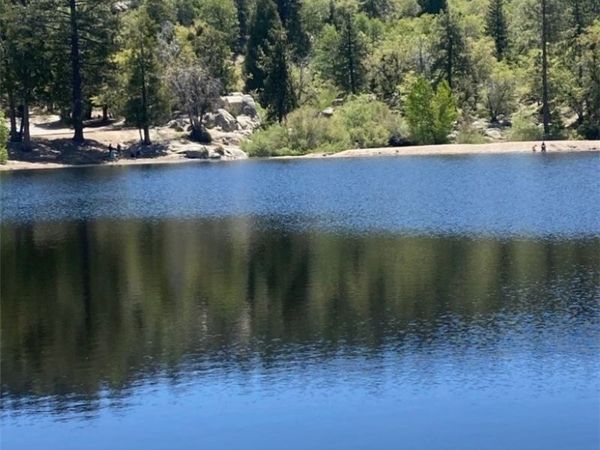 33303 Lake View Drive, Arrowbear, CA 92382