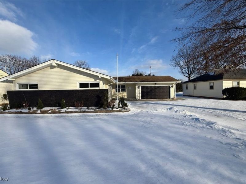 1101 Orchard Park Drive, Rocky River, OH 44116 Photo 2