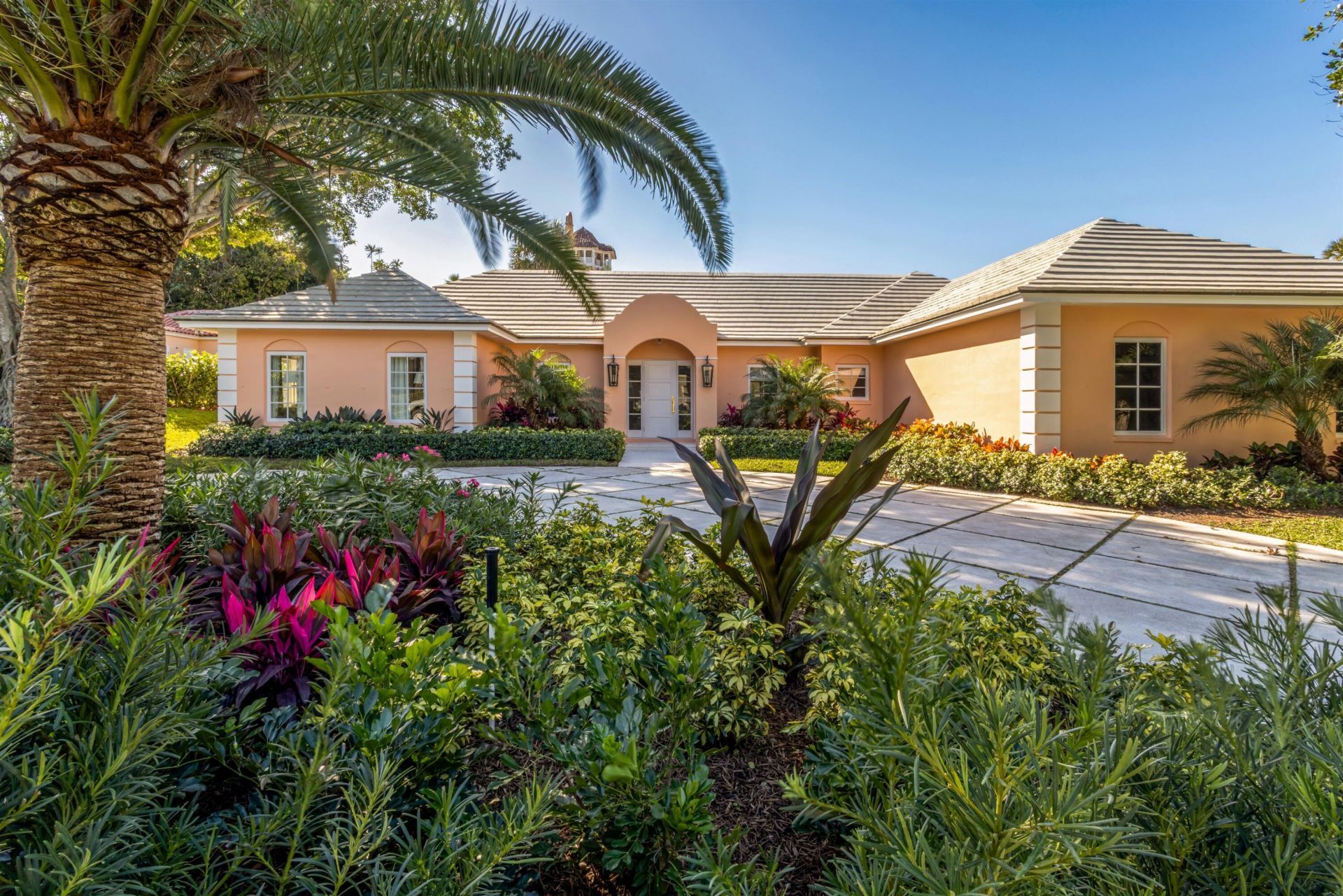 124 Woodbridge Road, Palm Beach, FL 33480 Photo