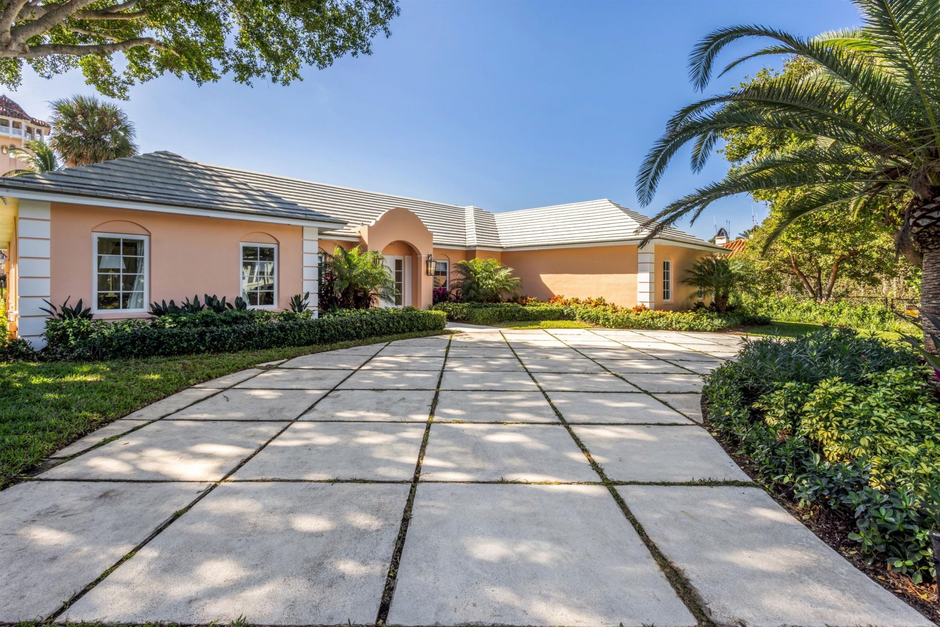 124 Woodbridge Road, Palm Beach, FL 33480 Photo