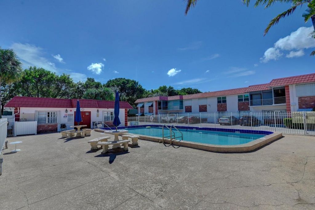 3550 NW 8th Avenue, Unit 808, Pompano Beach, FL 33064 Photo
