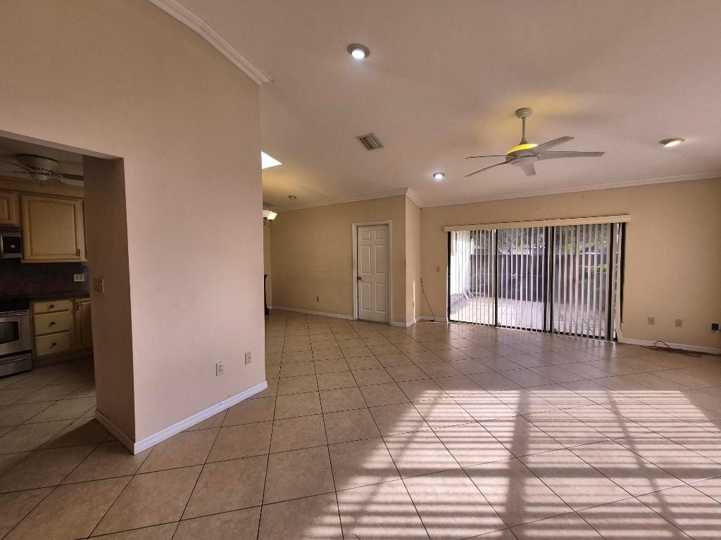 1459 Captains Walk, Unit 31 A, Fort Pierce, FL 34950 Photo