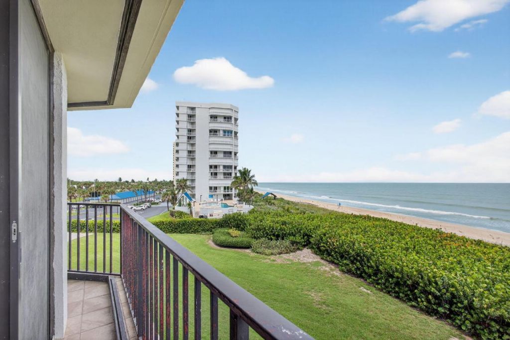 9650 S Ocean Drive, Unit 302, Jensen Beach, FL 34957 Photo