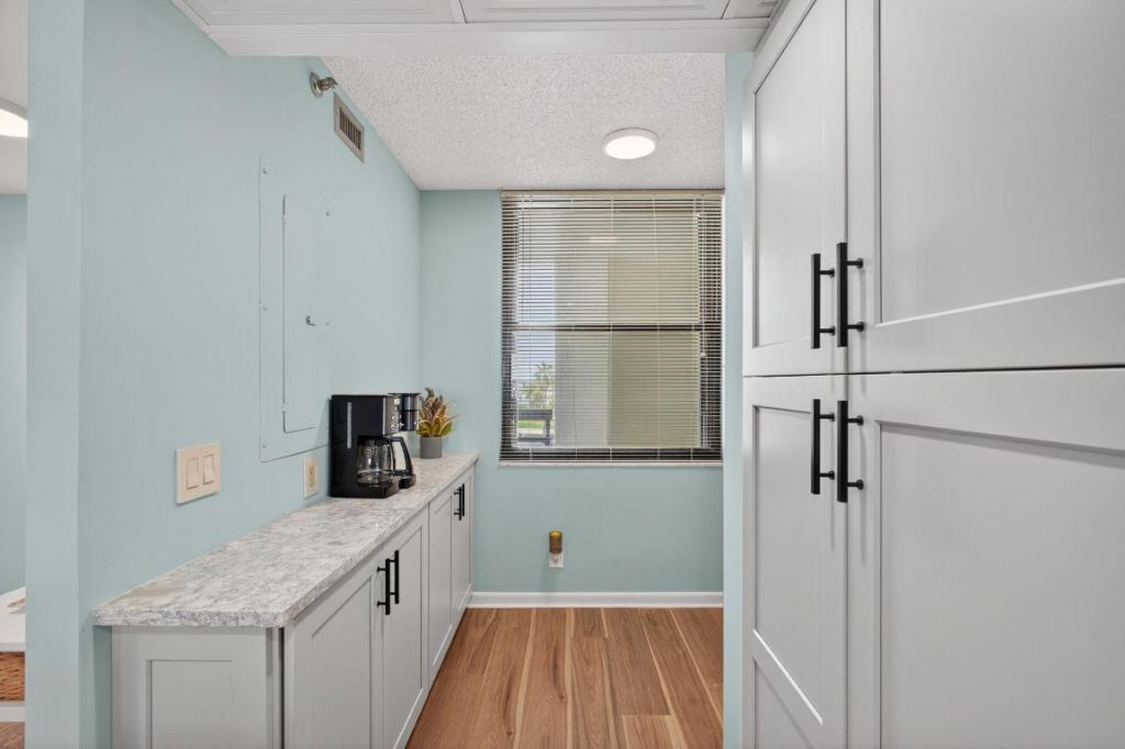 9650 S Ocean Drive, Unit 302, Jensen Beach, FL 34957 Photo