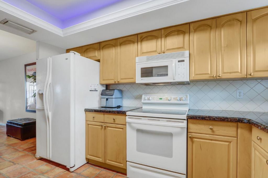 1025 Sugar Sands Boulevard, Unit 159, Singer Island, FL 33404 Photo