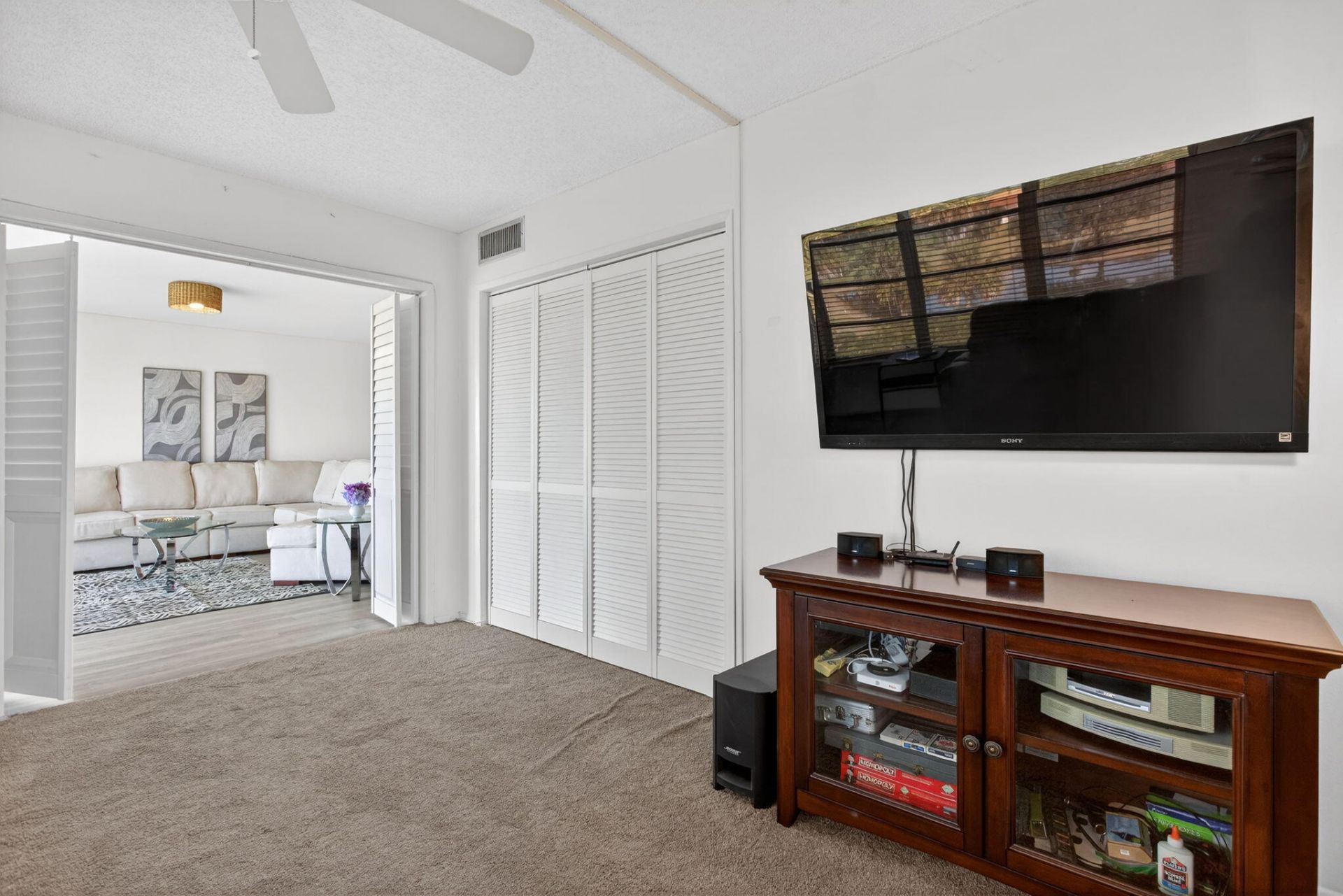 3960 Oaks Clubhouse Drive, Unit 512, Pompano Beach, FL 33069 Photo