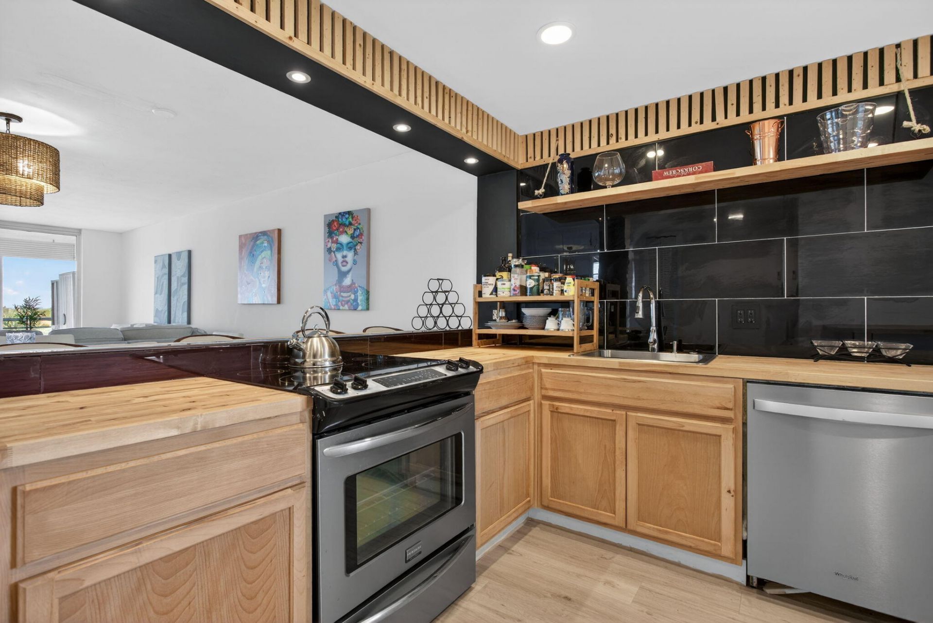 3960 Oaks Clubhouse Drive, Unit 512, Pompano Beach, FL 33069 Photo