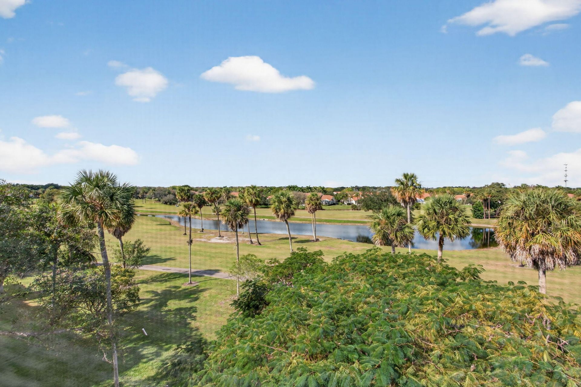 3960 Oaks Clubhouse Drive, Unit 512, Pompano Beach, FL 33069 Photo