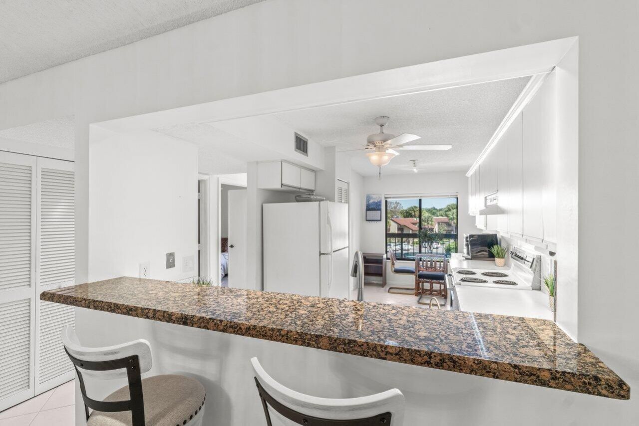 5380 Cedar Lake Drive, Unit 303, Boynton Beach, FL 33437 Photo