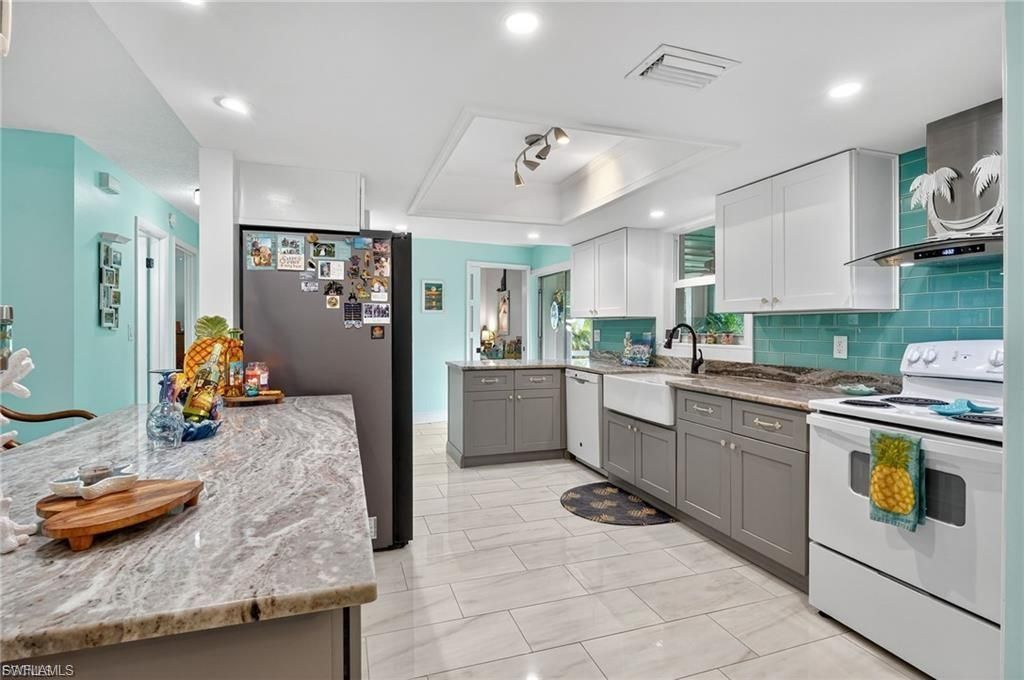 4638 Vinsetta Ave, North Fort Myers, FL 33903 Photo