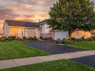 5256 Crosswind Drive Richton Park, IL 60471