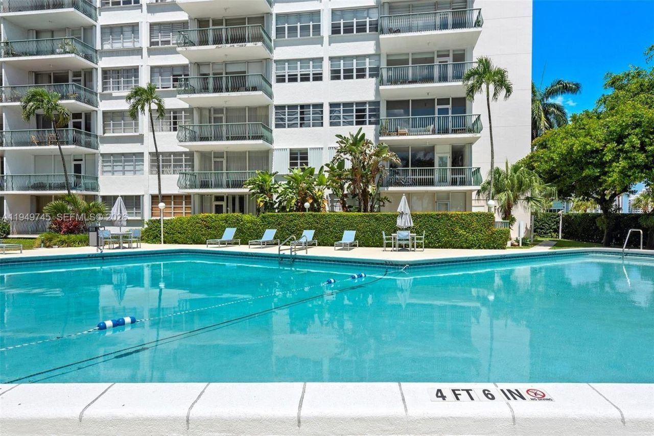 1408 Brickell Bay Dr , Unit 807, Miami, FL 33131 Photo