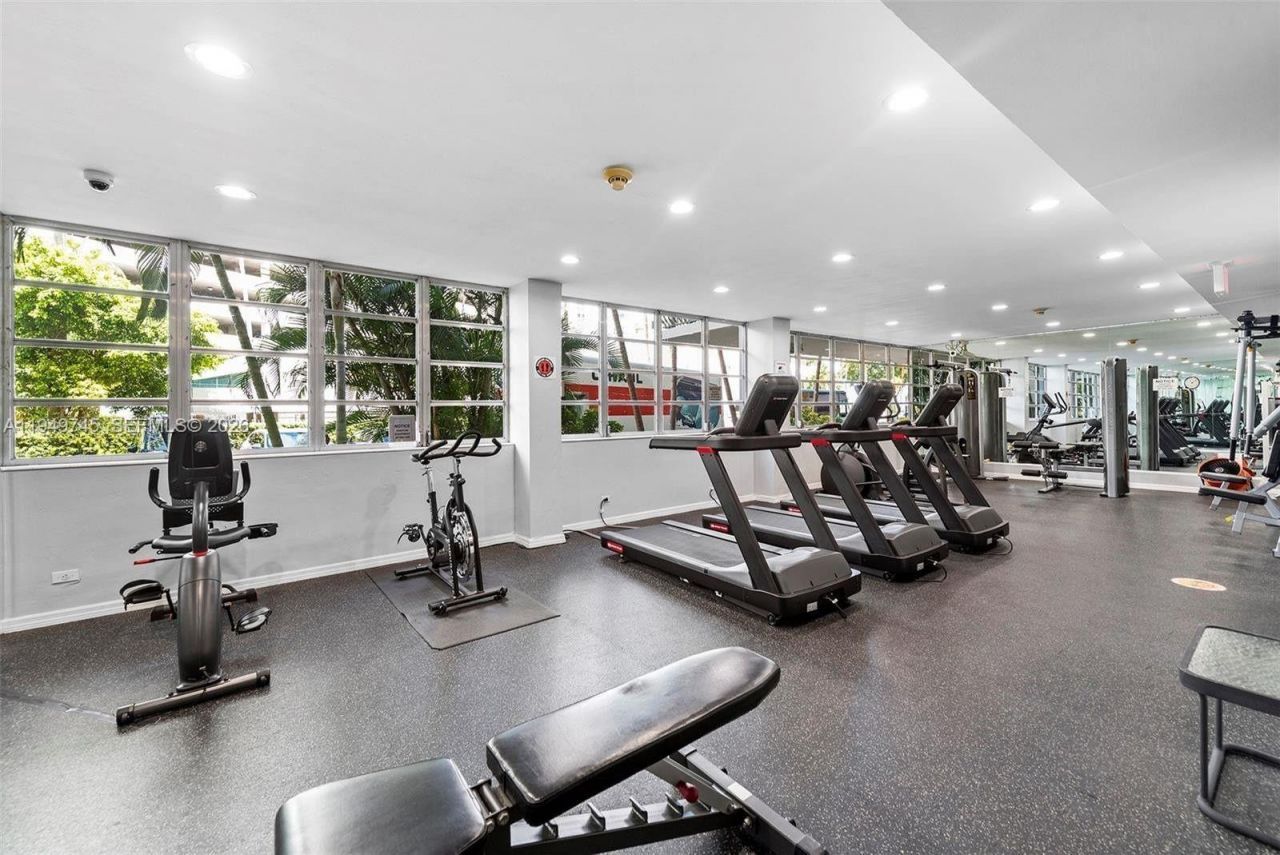 1408 Brickell Bay Dr , Unit 807, Miami, FL 33131 Photo