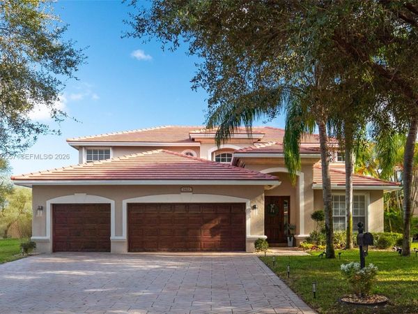 5923 NW 54th Cir, Coral Springs, FL 33067