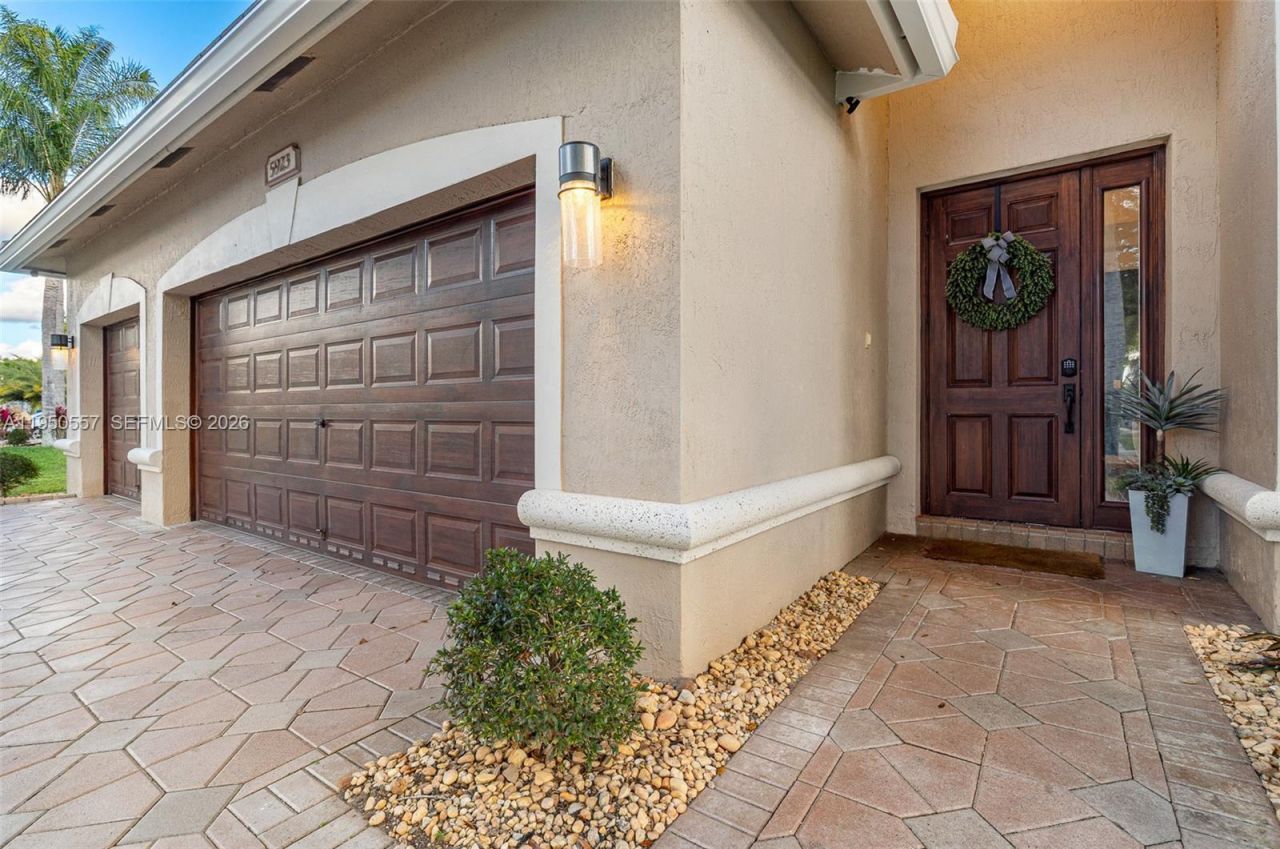 5923 NW 54th Cir, Coral Springs, FL 33067 Photo