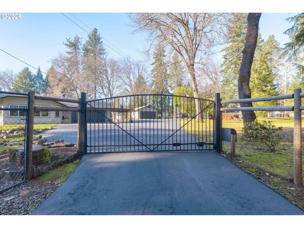 2164 RUSSELL RD, Merlin, OR 97532