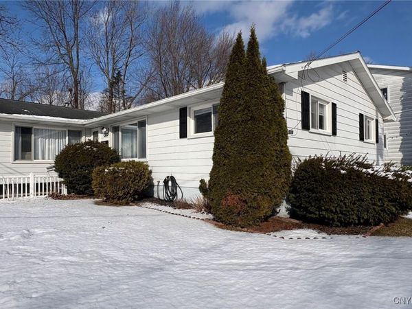 519 Sunflower Drive, Liverpool, NY 13088