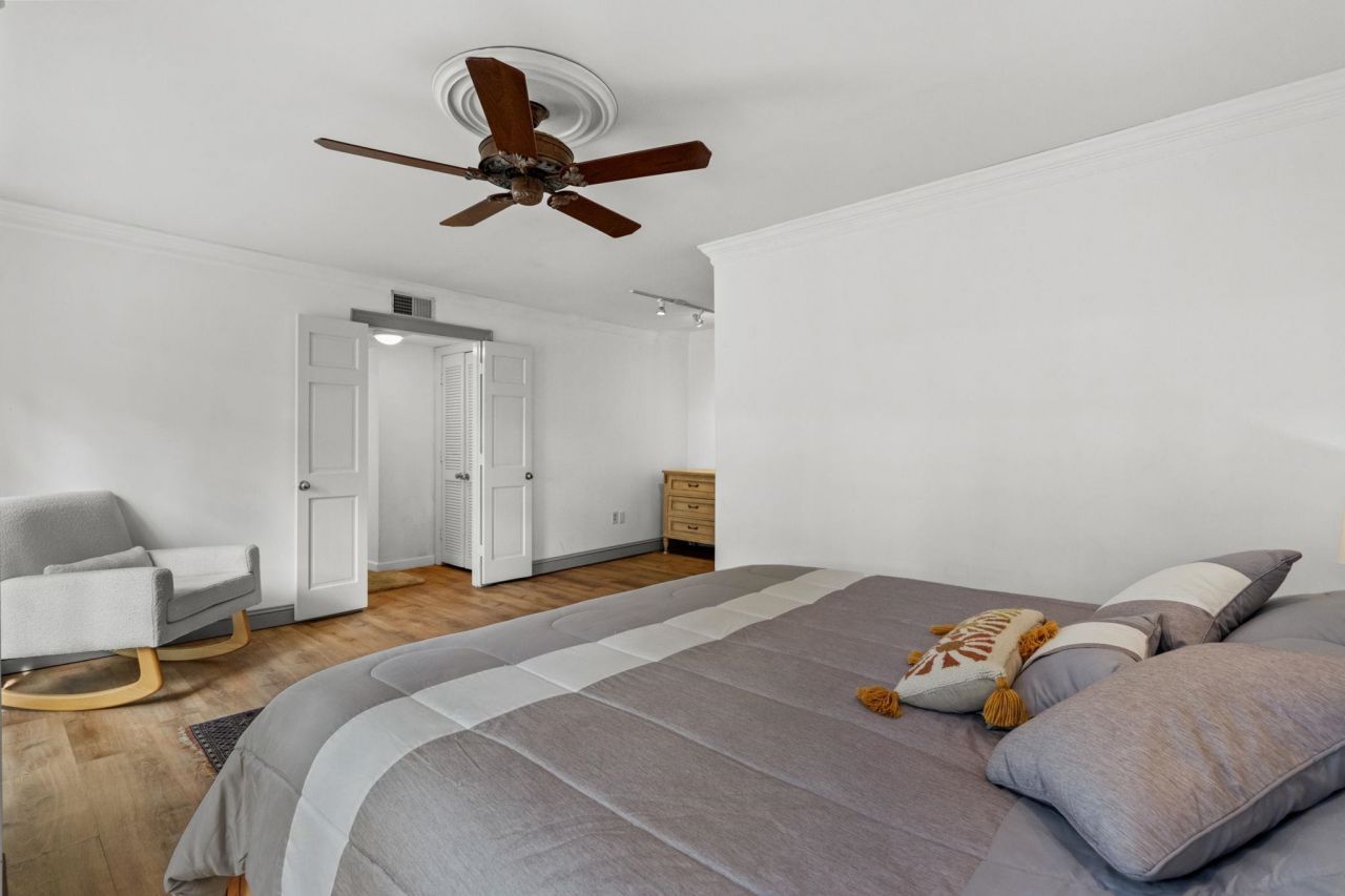 209 82nd Ave. N Photo 17