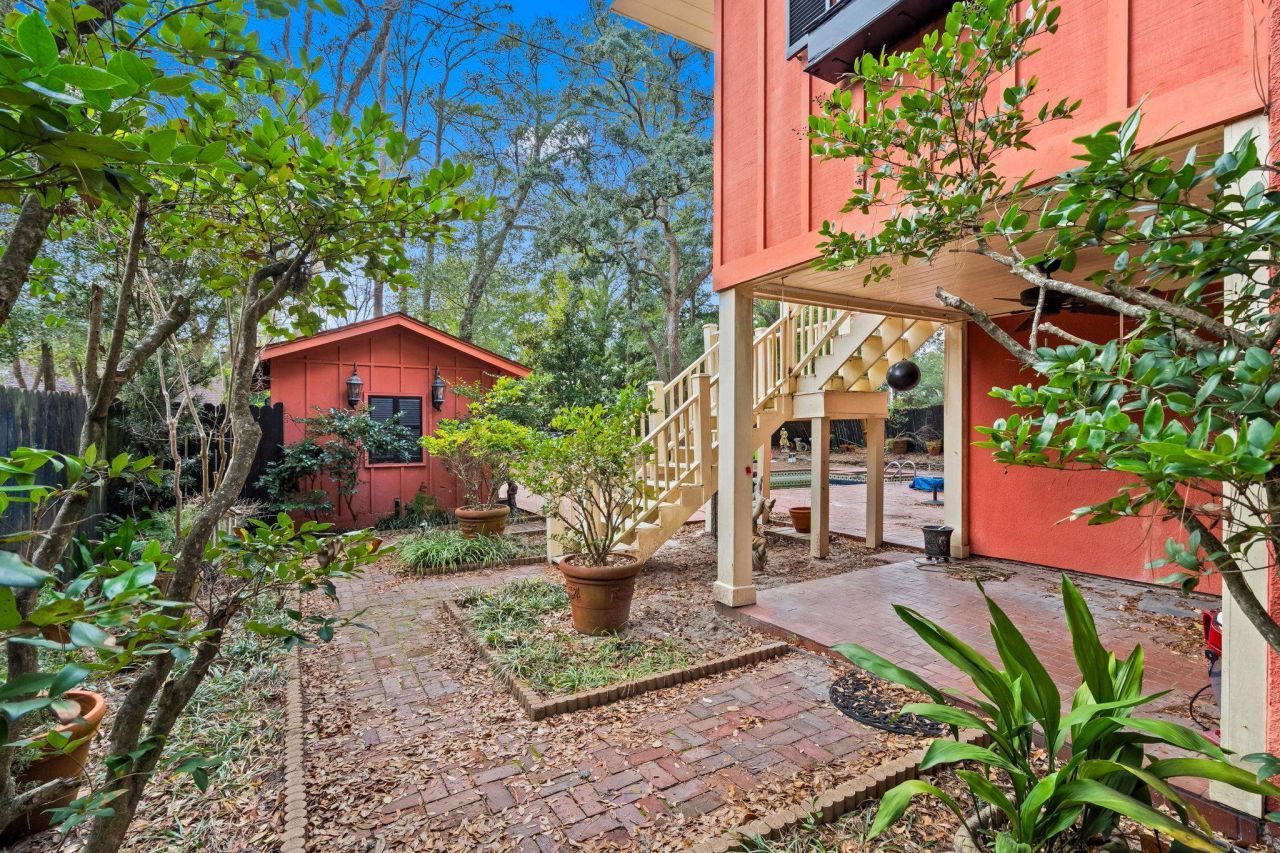 209 82nd Ave. N Photo 30