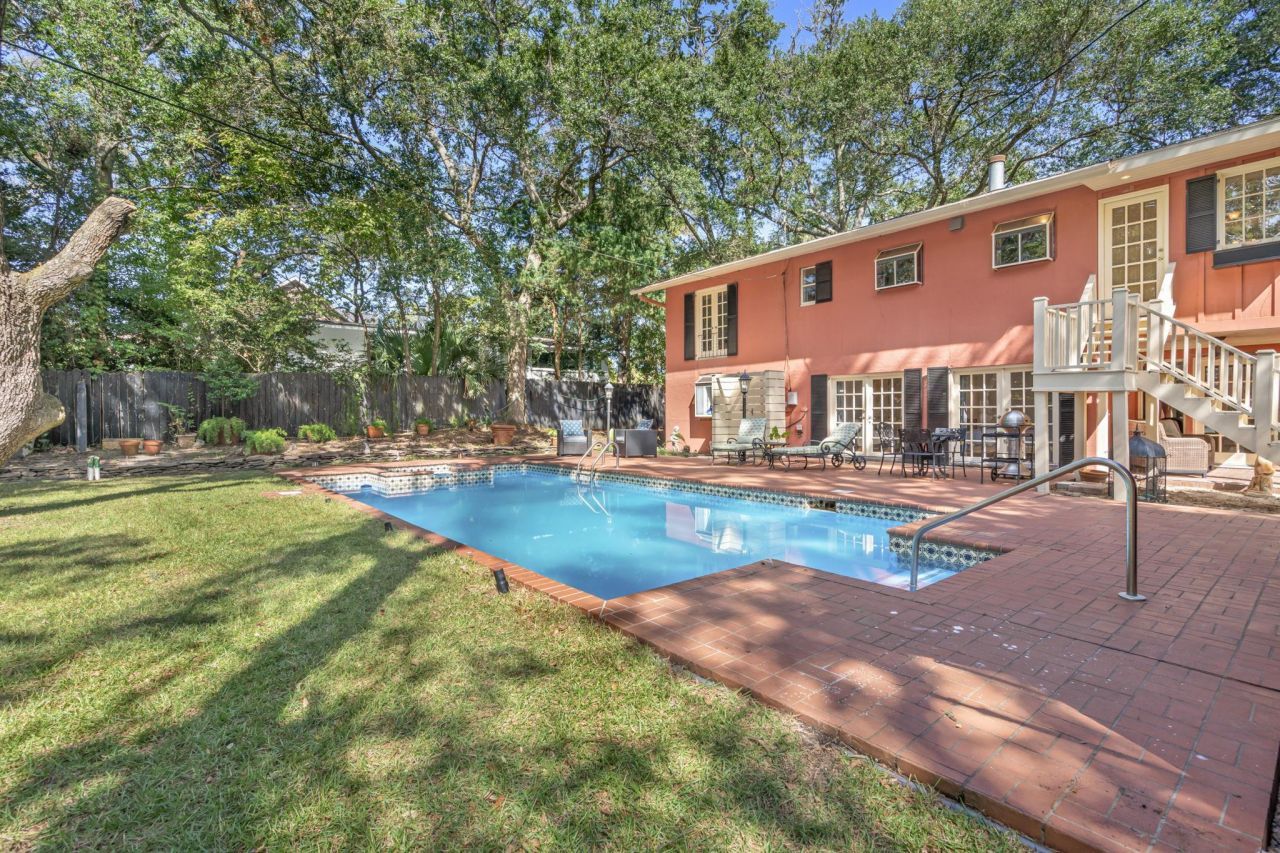 209 82nd Ave. N Photo 9