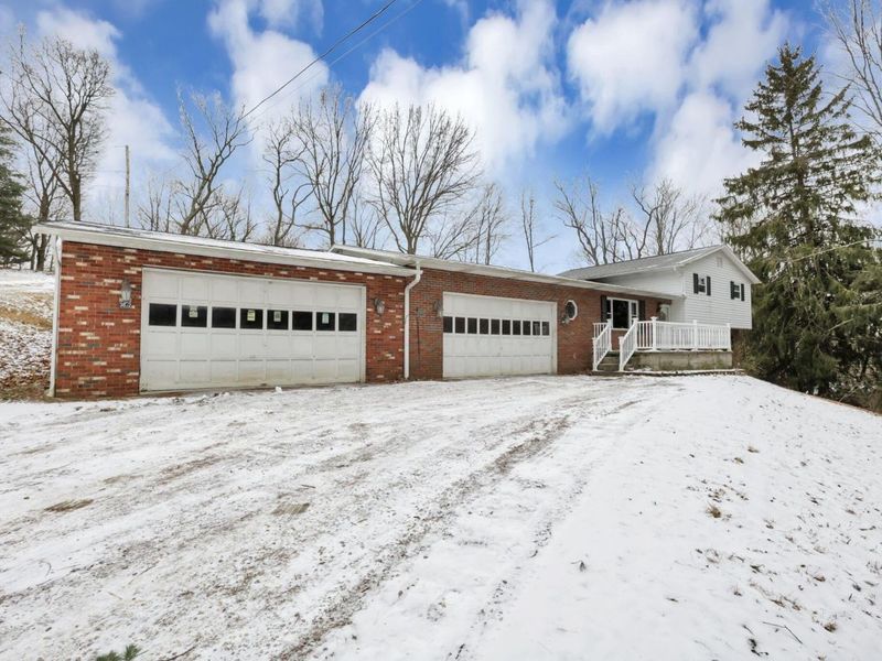 3832 Fallsburg Road NE, Newark, OH 43055 Photo 2