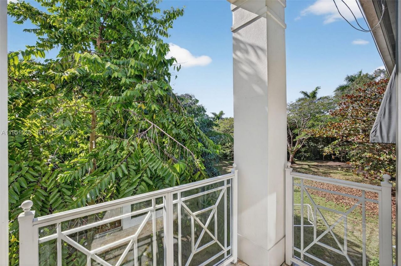 101 Holly Ln, Plantation, FL 33317 Photo