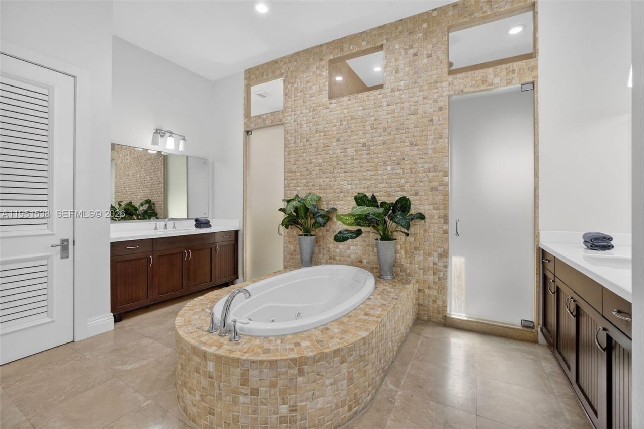 101 Holly Ln, Plantation, FL 33317 Photo