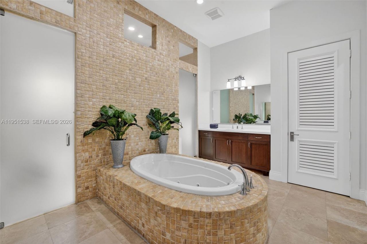 101 Holly Ln, Plantation, FL 33317 Photo