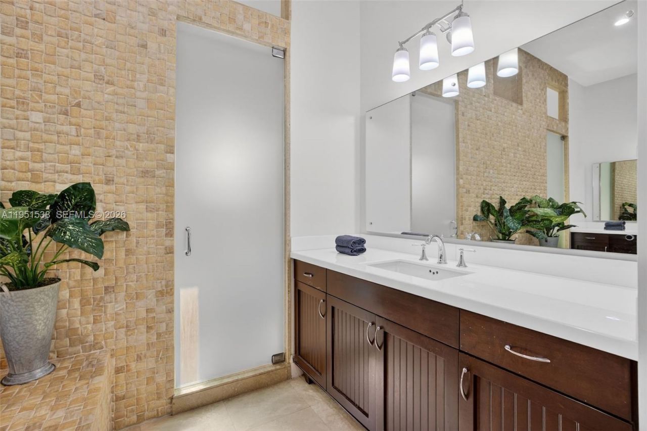 101 Holly Ln, Plantation, FL 33317 Photo