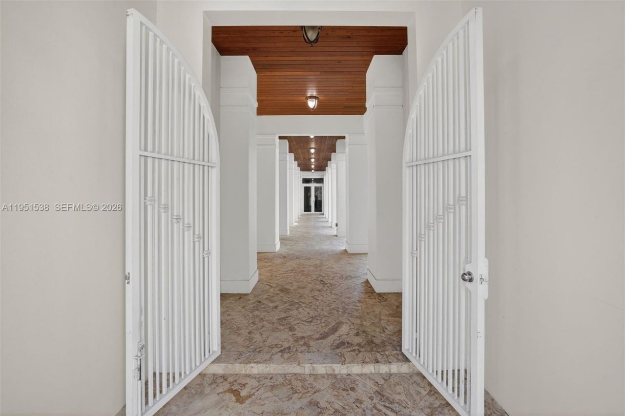 101 Holly Ln, Plantation, FL 33317 Photo