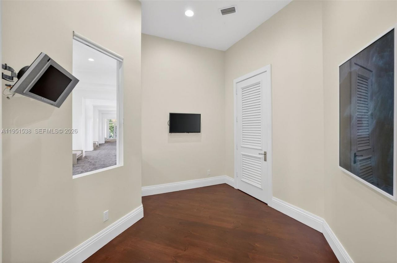 101 Holly Ln, Plantation, FL 33317 Photo