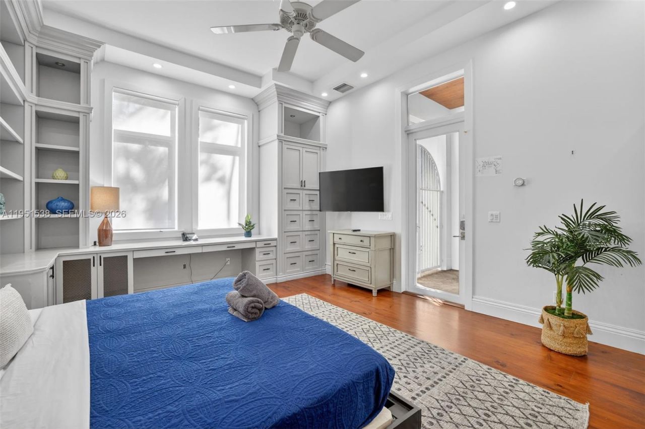 101 Holly Ln, Plantation, FL 33317 Photo