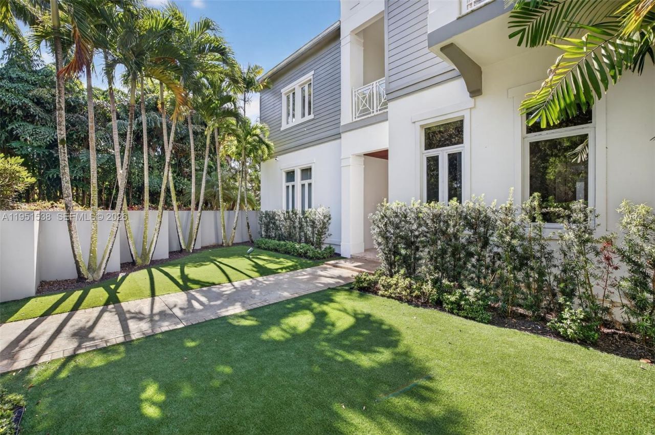 101 Holly Ln, Plantation, FL 33317 Photo