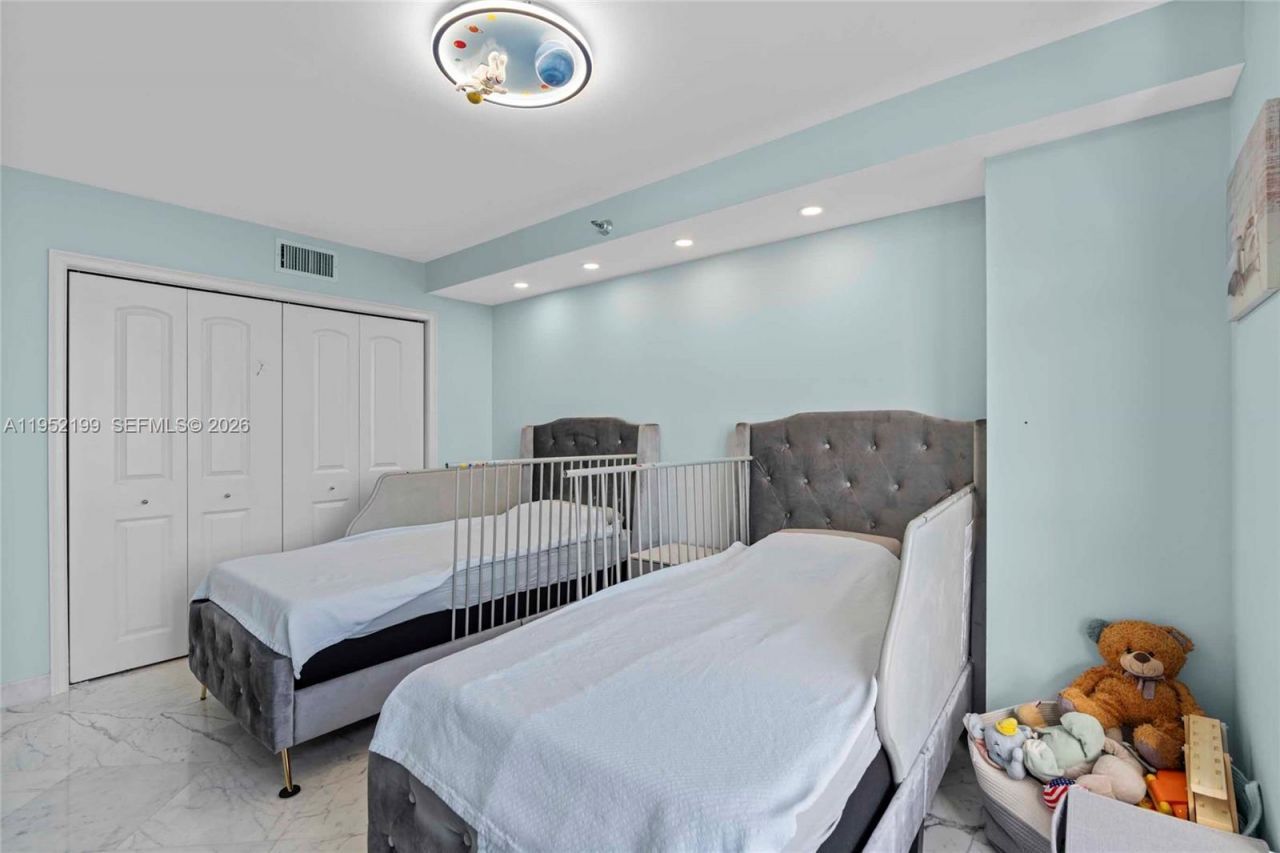 3500 Mystic Pointe Dr, Unit 2908, Aventura, FL 33180 Photo