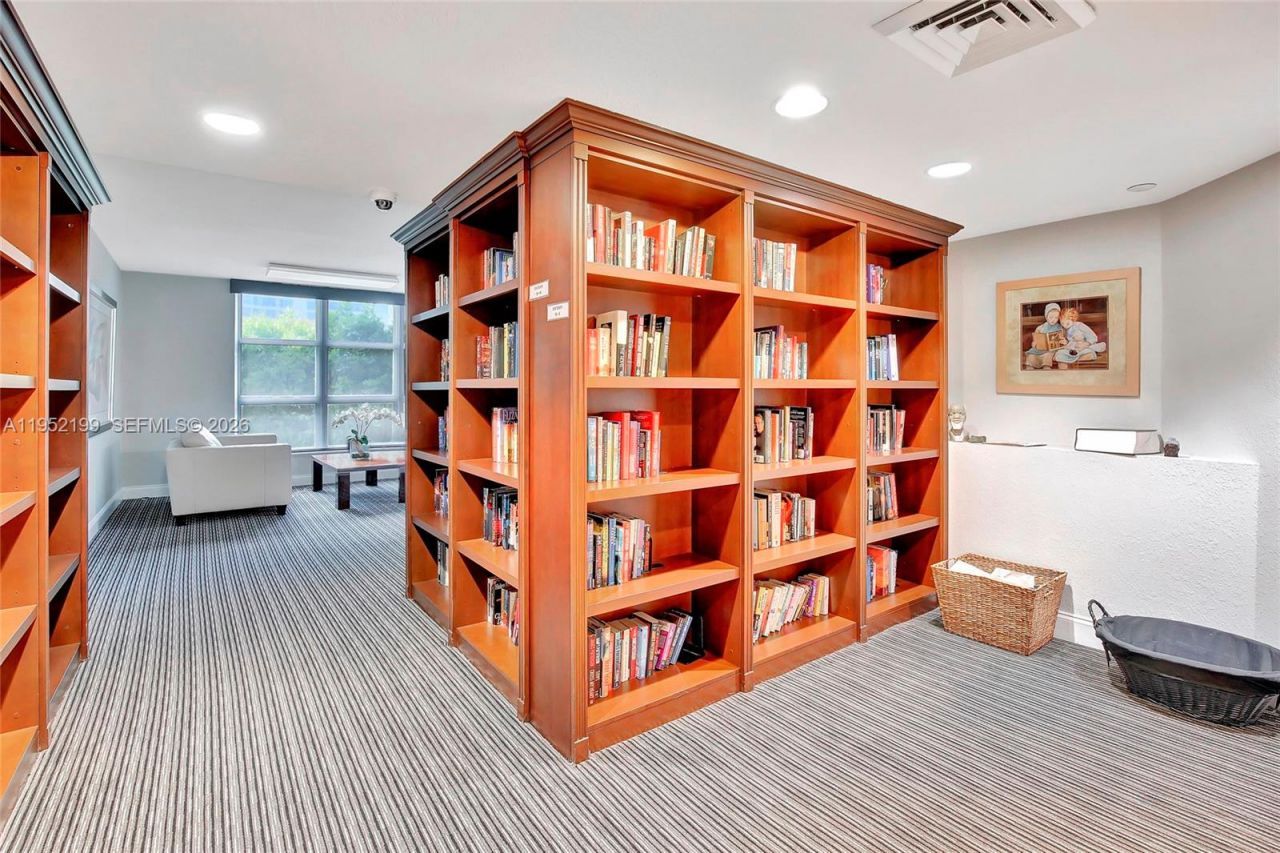 3500 Mystic Pointe Dr, Unit 2908, Aventura, FL 33180 Photo